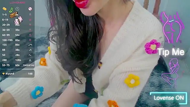 Snapshot of Chinhh9-9 chatting on February 9, 3:53 am Chinhh9-9 online show from February 9, 3:53 am