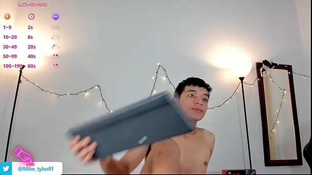 mike tylor01 online show from March 10, 2:48 pm