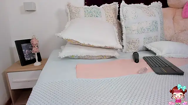 khloe cutee online show from December 11, 1:37 am