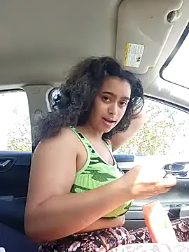 cinnaminnie online show from March 5, 4:24 pm