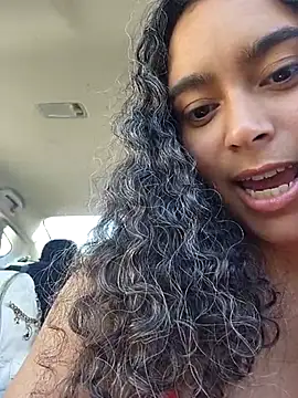 cinnaminnie online show from March 7, 5:38 pm