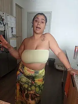 cinnaminnie online show from November 5, 8:42 pm