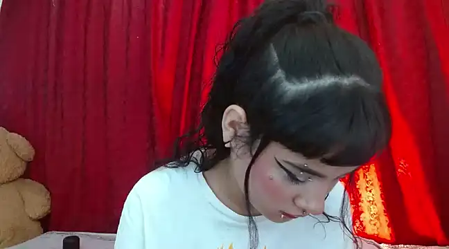 Snapshot of Maruu_miauu chatting on February 12, 4:11 pm Maruu miauu online show from February 12, 4:11 pm