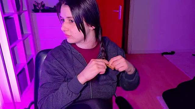 jenna-sxy19 online show from March 20, 2:51 am