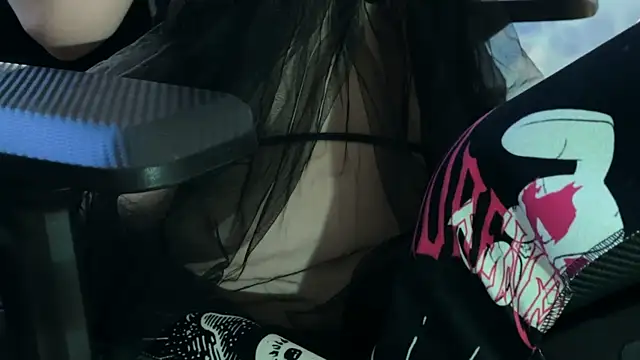 KiraLiLime online show from March 11, 6:08 pm