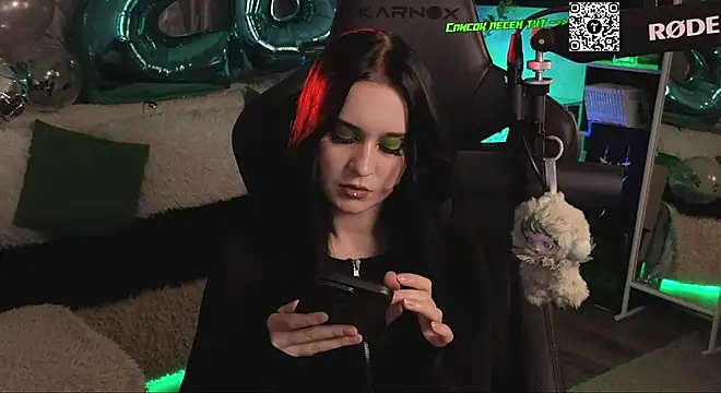 KiraLiLime online show from December 19, 7:21 pm