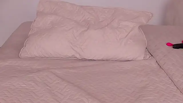 Snapshot of BridgetRodriguez chatting on January 9, 5:11 pm BridgetRodriguez online show from January 9, 5:11 pm