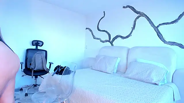 Snapshot of BridgetRodriguez chatting on January 23, 12:30 pm BridgetRodriguez online show from January 23, 12:30 pm