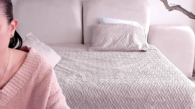 Snapshot of BridgetRodriguez chatting on January 23, 6:35 pm BridgetRodriguez online show from January 23, 6:35 pm