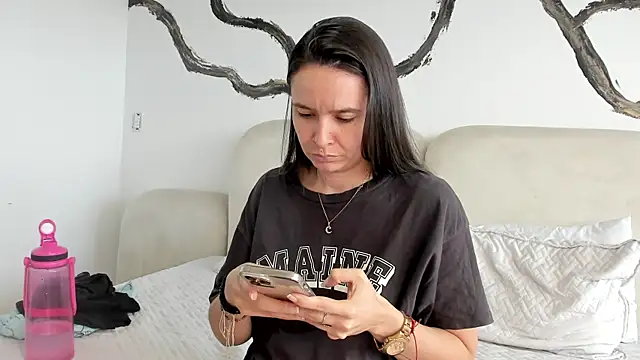 Snapshot of BridgetRodriguez chatting on January 26, 3:36 pm BridgetRodriguez online show from January 26, 3:36 pm