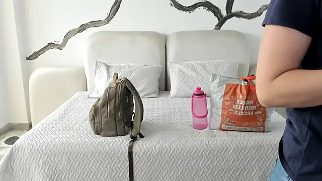 Snapshot of BridgetRodriguez chatting on January 30, 12:27 pm BridgetRodriguez online show from January 30, 12:27 pm