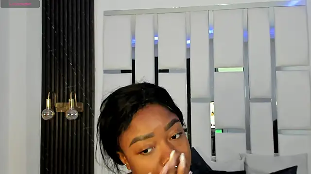 mia schwarz online show from December 14, 12:23 pm