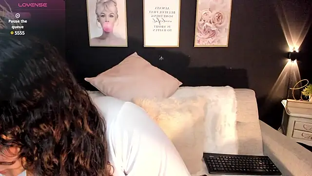 Snapshot of Keisha_west chatting on February 4, 2:32 pm Keisha west online show from February 4, 2:32 pm