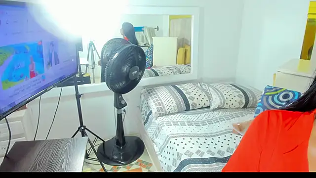 Evelonga 707 online show from January 22, 7:03 pm