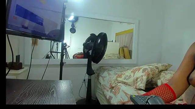 Evelonga 707 online show from January 31, 7:08 pm