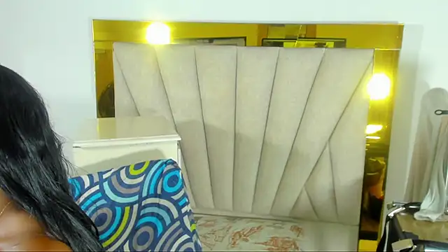 Evelonga 707 online show from February 5, 7:10 pm