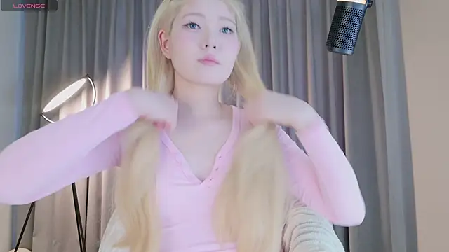 KitayamaChu online show from February 4, 12:11 pm