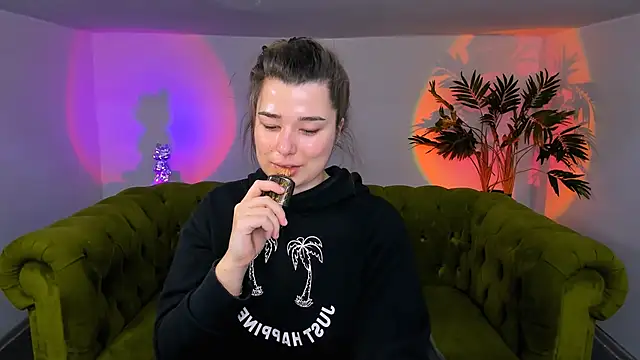  Sun Shy  online show from February 7, 1:11 pm