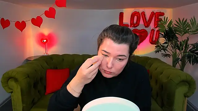  Sun Shy  online show from February 14, 9:13 am