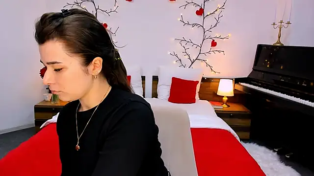  Sun Shy  online show from September 23, 9:12 am