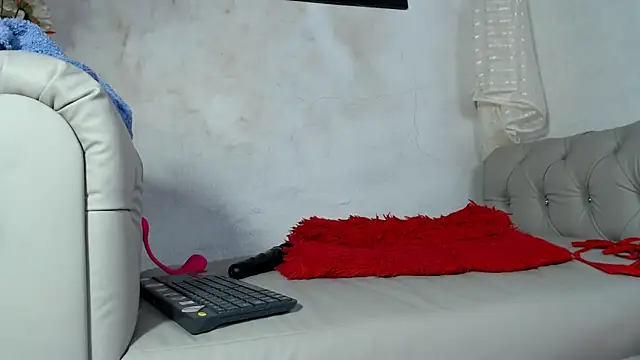 Snapshot of Kyara_Queen chatting on January 26, 12:16 am Kyara Queen online show from January 26, 12:16 am