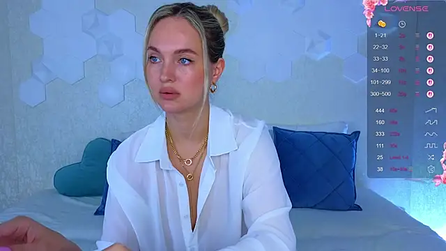 Lynna Sparks online show from September 11, 3:39 am