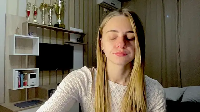 GraceTorrez online show from October 4, 5:22 pm