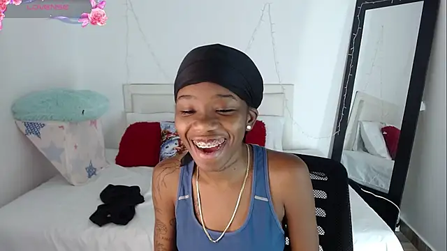 Rihana hot01 online show from December 4, 8:01 am