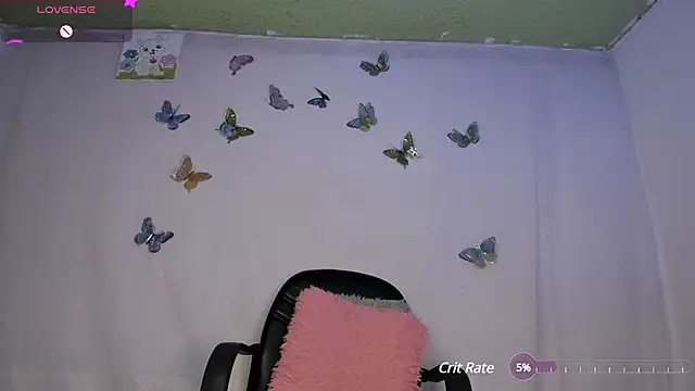 milysauria1 online show from December 9, 12:51 pm