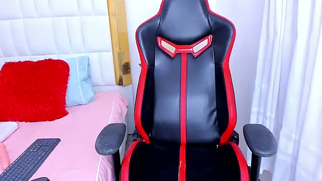 MadelineJackson online show from March 8, 3:17 am