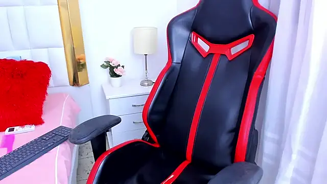 MadelineJackson online show from March 15, 4:35 am