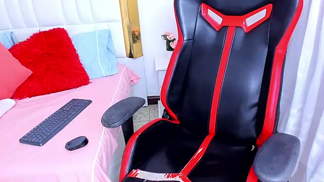 MadelineJackson online show from March 23, 12:04 am