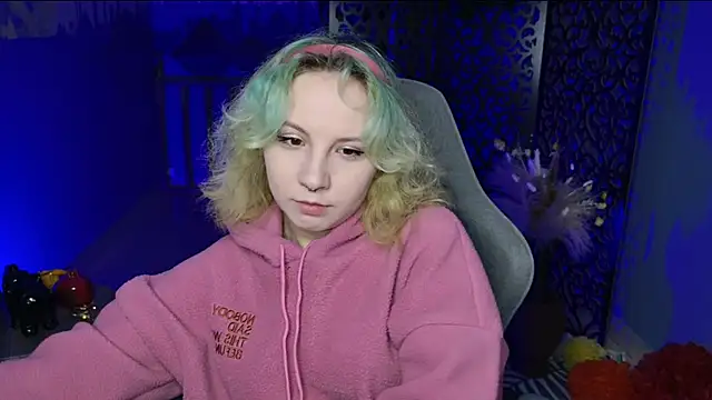 Snapshot of JasmineMilko chatting on January 9, 5:02 am JasmineMilko online show from January 9, 5:02 am