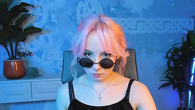 Snapshot of JasmineMilko chatting on January 23, 5:02 am JasmineMilko online show from January 23, 5:02 am