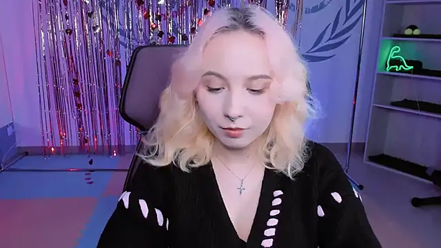 Snapshot of JasmineMilko chatting on February 28, 8:09 am JasmineMilko online show from February 28, 8:09 am