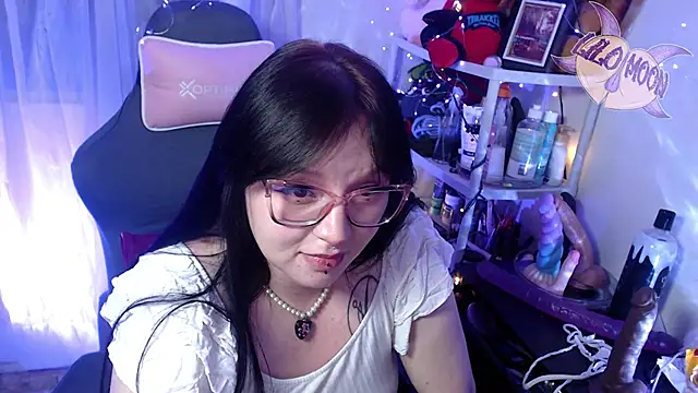 LiloMoon69 online show from February 8, 6:43 am