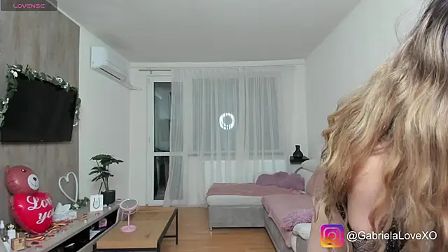 GabrielaLove  online show from March 5, 8:10 pm