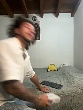 Valentino Xander online show from November 28, 1:08 am