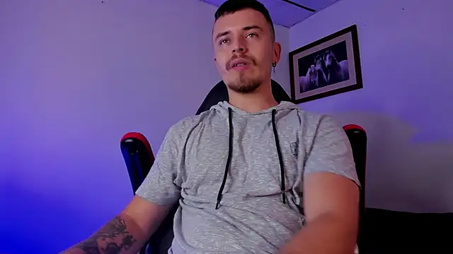 Snapshot of james_connor2 chatting on December 21, 7:06 pm james connor2 online show from December 21, 7:06 pm