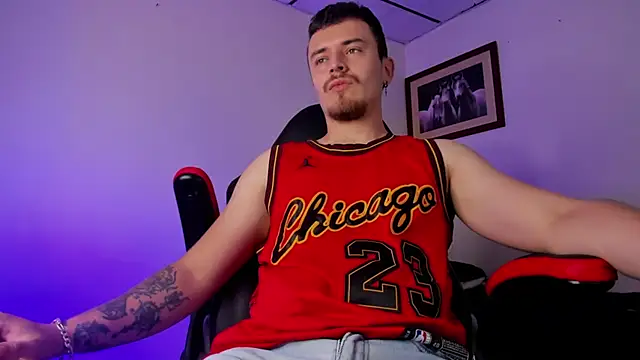 Snapshot of james_connor2 chatting on January 14, 7:00 pm james connor2 online show from January 14, 7:00 pm