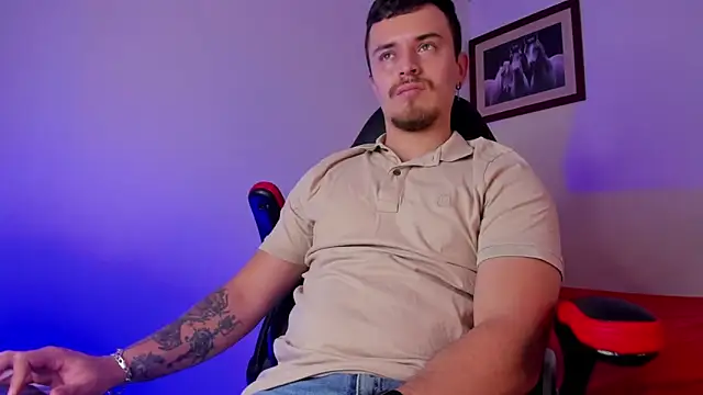 Snapshot of james_connor2 chatting on January 21, 6:45 pm james connor2 online show from January 21, 6:45 pm