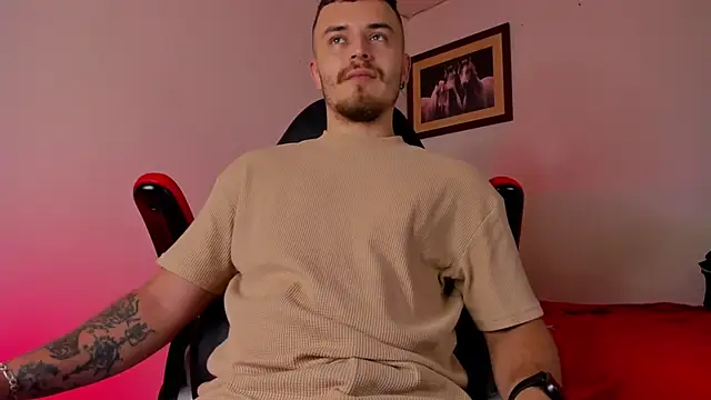 Snapshot of james_connor2 chatting on January 30, 6:43 pm james connor2 online show from January 30, 6:43 pm