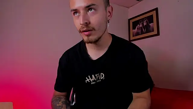 Snapshot of james_connor2 chatting on February 8, 8:42 pm james connor2 online show from February 8, 8:42 pm