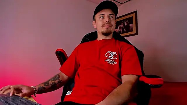 Snapshot of james_connor2 chatting on February 14, 6:51 pm james connor2 online show from February 14, 6:51 pm