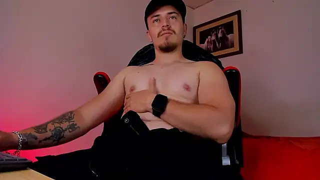 Snapshot of james_connor2 chatting on February 17, 10:03 pm james connor2 online show from February 17, 10:03 pm