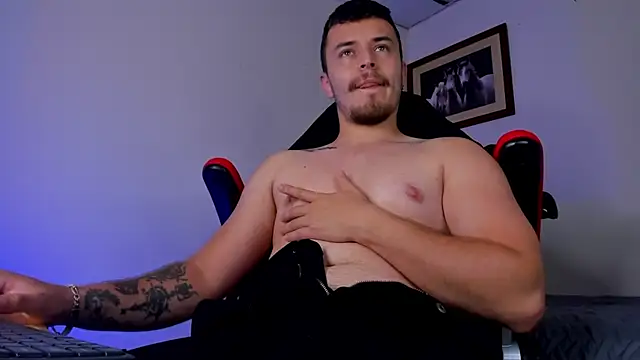 Snapshot of james_connor2 chatting on February 22, 10:09 pm james connor2 online show from February 22, 10:09 pm