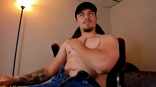 Snapshot of james_connor2 chatting on March 3, 9:59 pm james connor2 online show from March 3, 9:59 pm