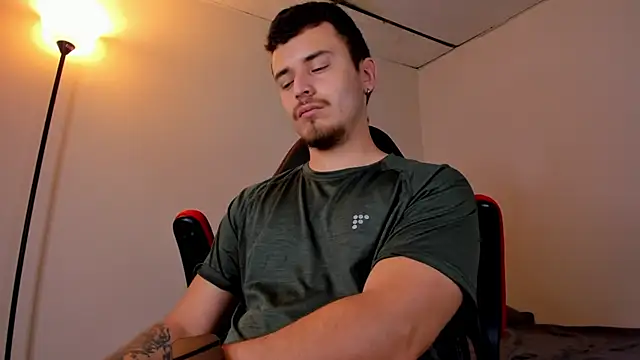 Snapshot of james_connor2 chatting on March 6, 6:48 pm james connor2 online show from March 6, 6:48 pm