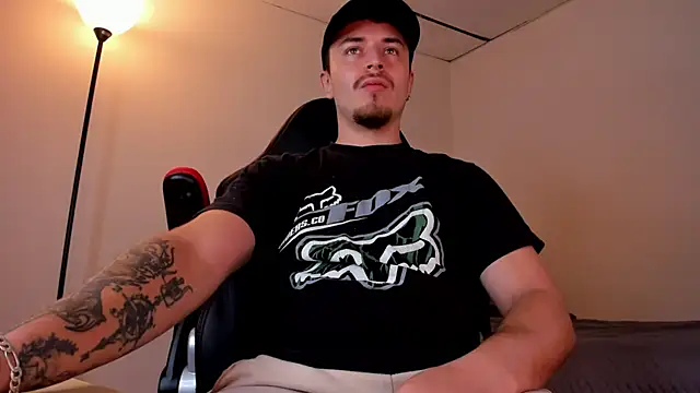 Snapshot of james_connor2 chatting on March 9, 3:38 pm james connor2 online show from March 9, 3:38 pm