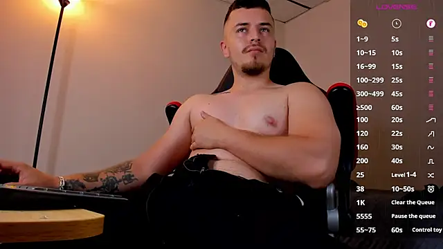 Snapshot of james_connor2 chatting on March 13, 10:54 pm james connor2 online show from March 13, 10:54 pm